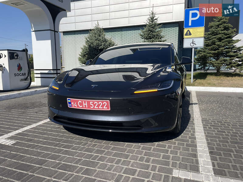 Седан Tesla Model 3 2024 в Одесі