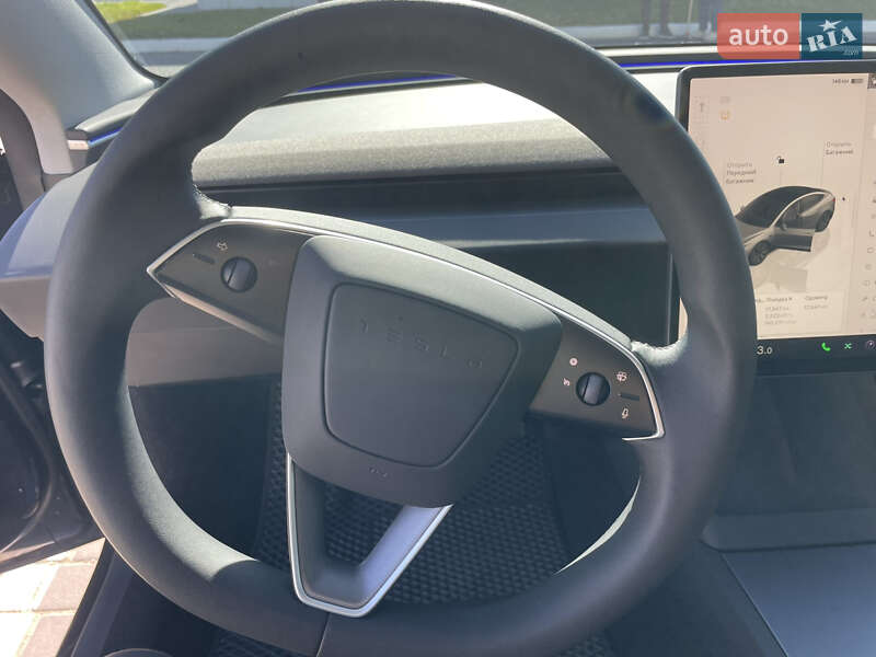 Седан Tesla Model 3 2024 в Одесі