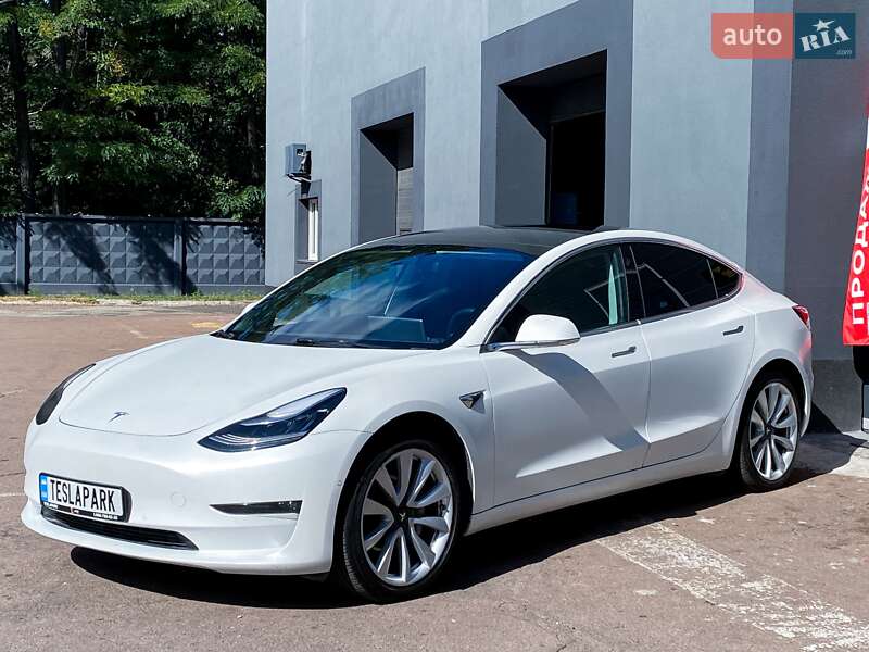 Седан Tesla Model 3 2019 в Киеве