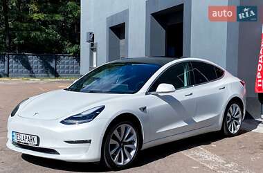 Седан Tesla Model 3 2019 в 