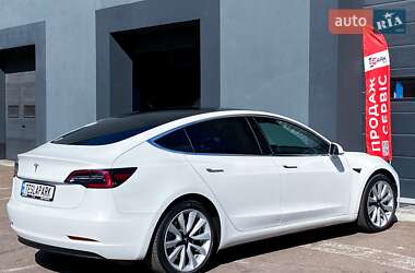 Седан Tesla Model 3 2019 в 