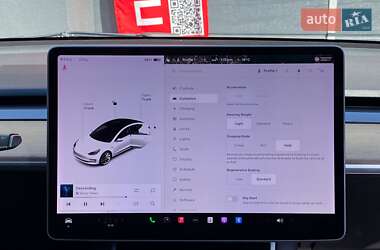 Седан Tesla Model 3 2019 в 