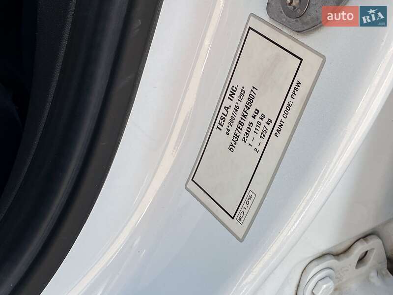 Седан Tesla Model 3 2019 в Киеве