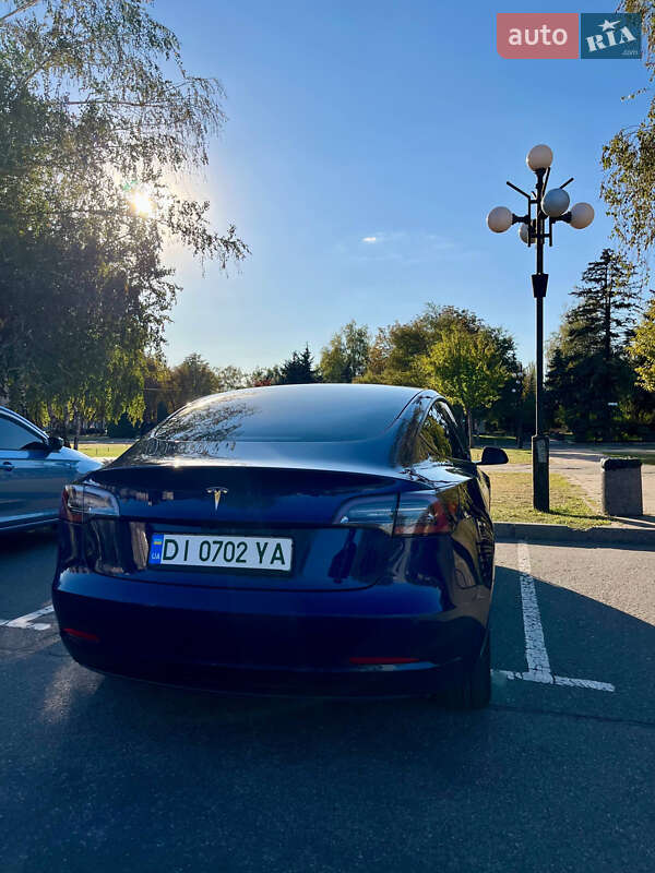 Седан Tesla Model 3 2022 в Киеве