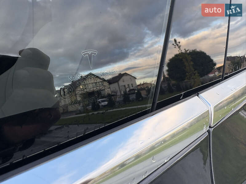 Седан Tesla Model 3 2018 в Львові