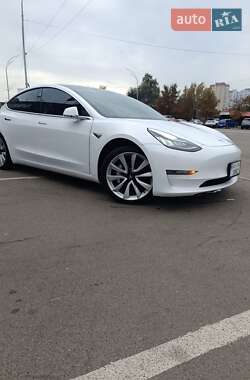 Седан Tesla Model 3 2019 в Киеве