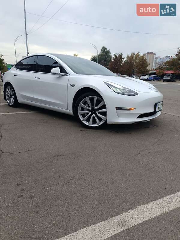 Tesla Model 3 2019