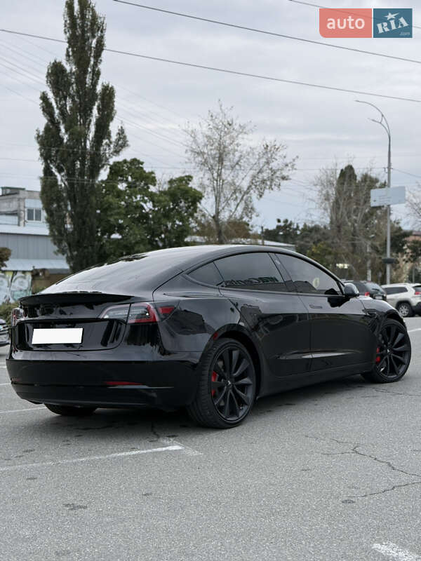 Седан Tesla Model 3 2020 в Києві