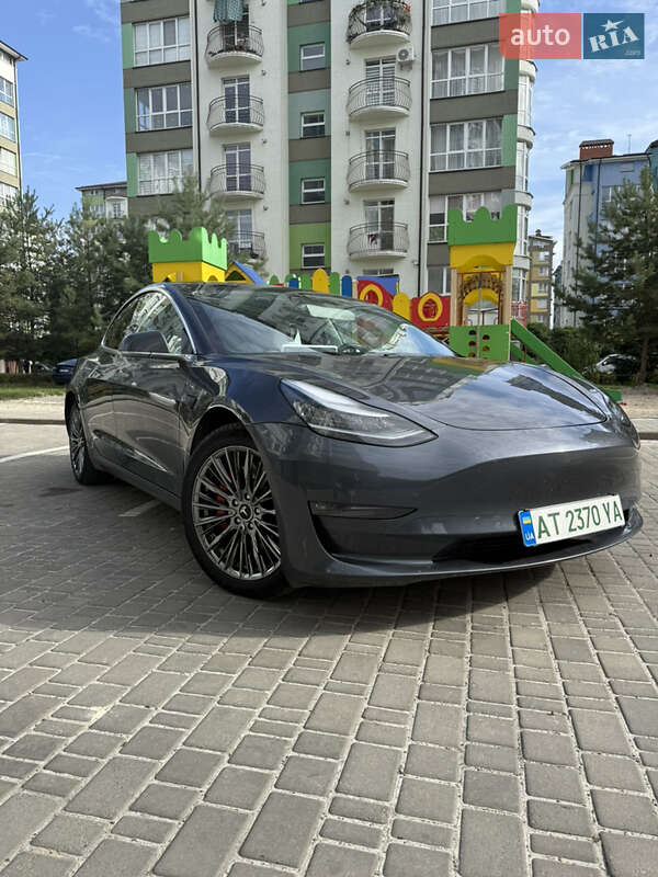 Седан Tesla Model 3 2018 в 