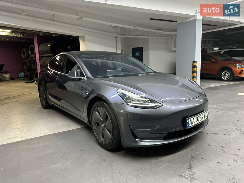 Седан Tesla Model 3 2019 в Киеве