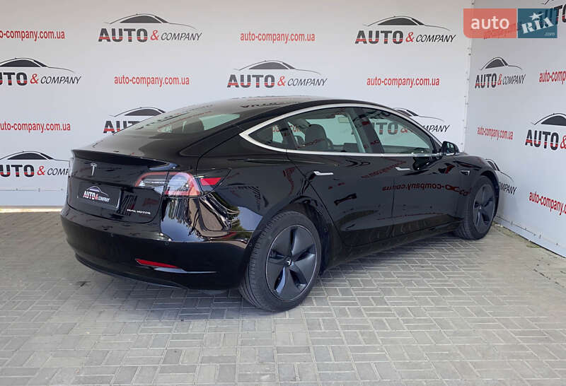Седан Tesla Model 3 2020 в Львові