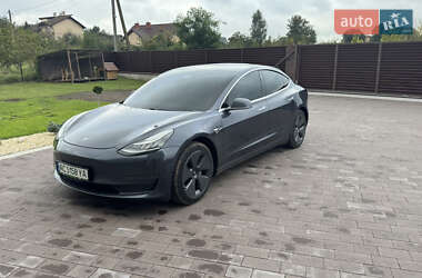 Седан Tesla Model 3 2020 в Львове