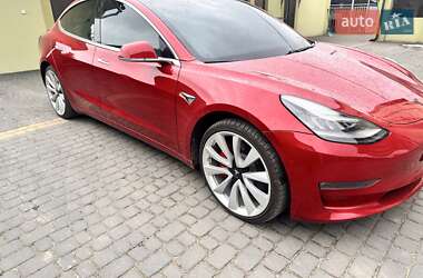 Седан Tesla Model 3 2019 в Львове