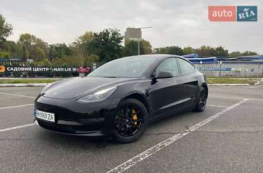 Седан Tesla Model 3 2023 в 