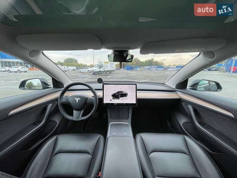 Седан Tesla Model 3 2023 в Киеве