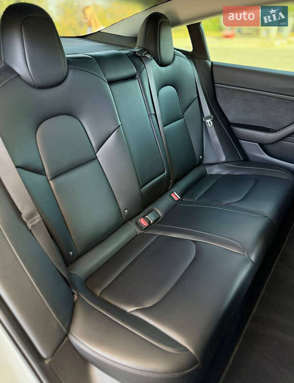 Седан Tesla Model 3 2019 в Днепре