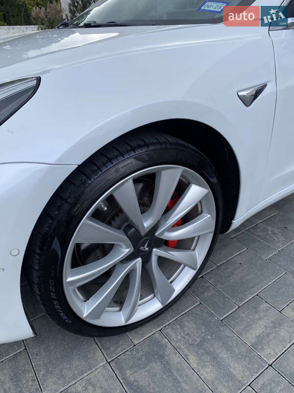 Седан Tesla Model 3 2019 в Луцьку