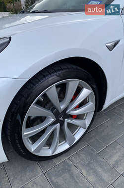 Седан Tesla Model 3 2019 в 