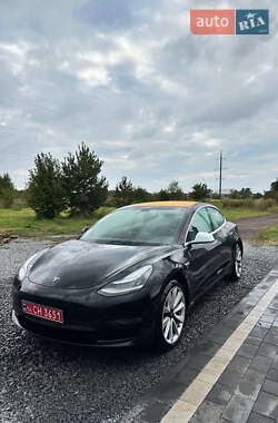Седан Tesla Model 3 2019 в 