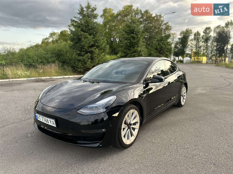 Tesla Model 3 2022