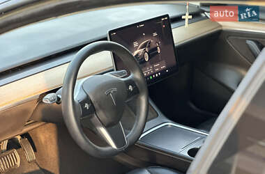 Седан Tesla Model 3 2022 в 