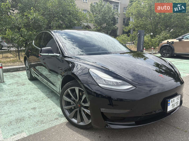 Tesla Model 3 2019