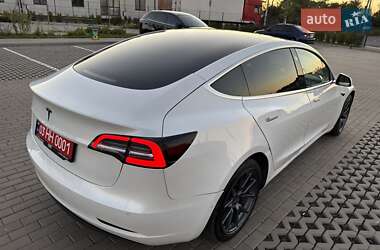 Седан Tesla Model 3 2020 в 