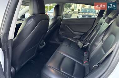 Седан Tesla Model 3 2020 в 