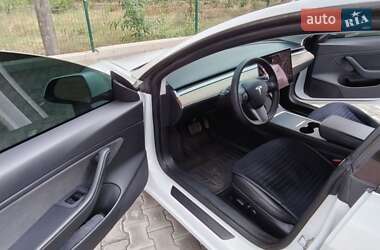 Седан Tesla Model 3 2020 в 
