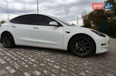 Седан Tesla Model 3 2020 в 