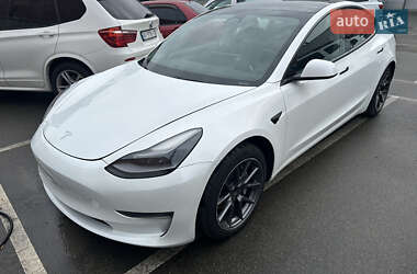 Седан Tesla Model 3 2021 в 