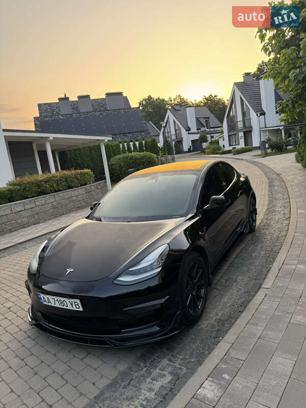 Tesla Model 3 2018