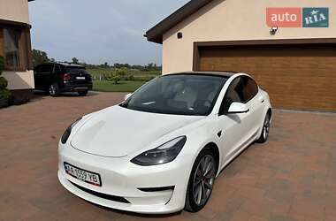 Седан Tesla Model 3 2021 в 