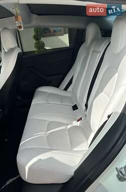 Седан Tesla Model 3 2021 в 