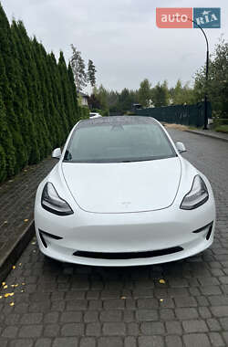 Седан Tesla Model 3 2019 в 