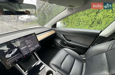 Седан Tesla Model 3 2019 в 