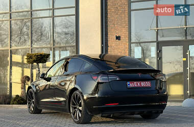 Седан Tesla Model 3 2019 в 