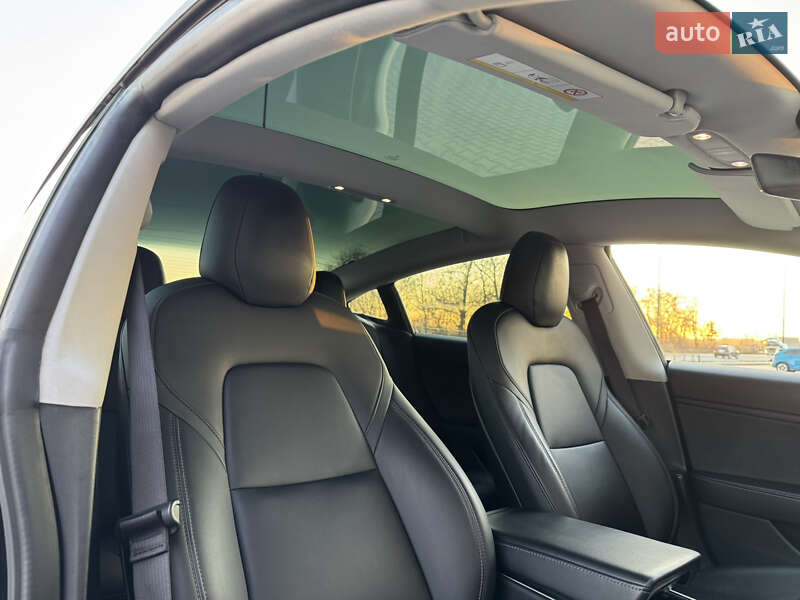 Седан Tesla Model 3 2019 в Тернополі фото 58 Седан Tesla Model 3 2019 в Тернополі