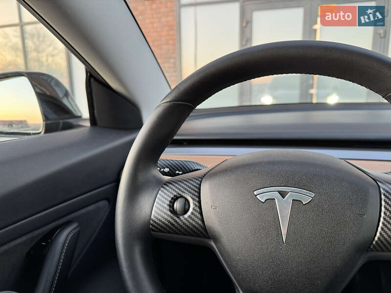 Седан Tesla Model 3 2019 в Тернополі фото 79 Седан Tesla Model 3 2019 в Тернополі