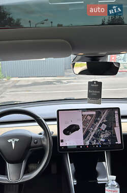 Седан Tesla Model 3 2018 в 
