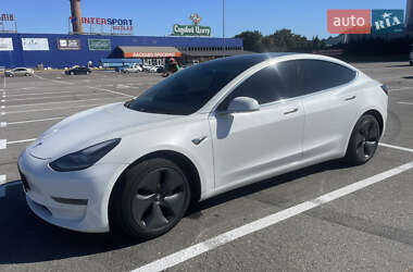 Седан Tesla Model 3 2019 в 