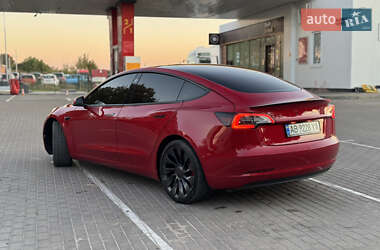 Седан Tesla Model 3 2022 в 