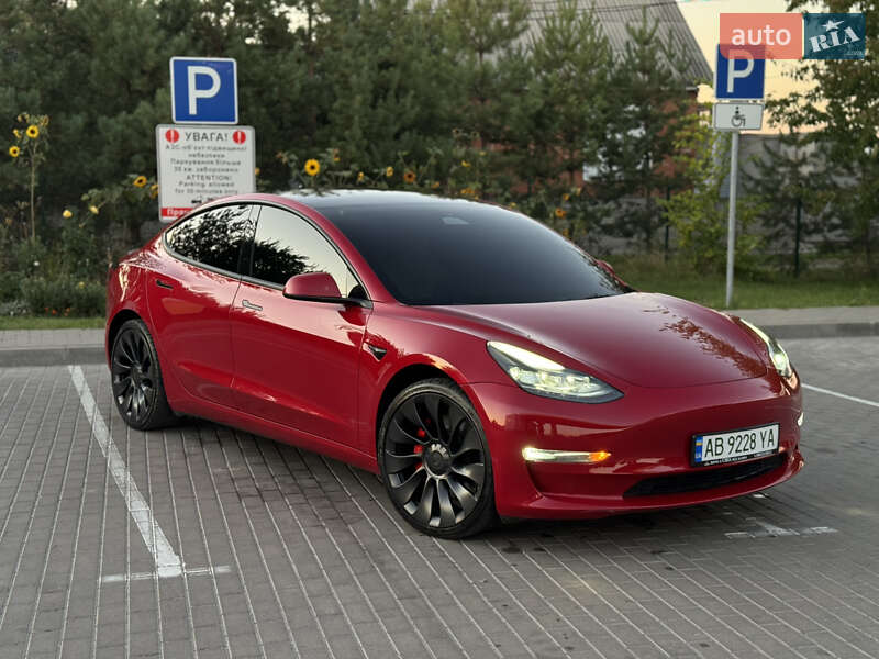 Седан Tesla Model 3 2022 в Вінниці