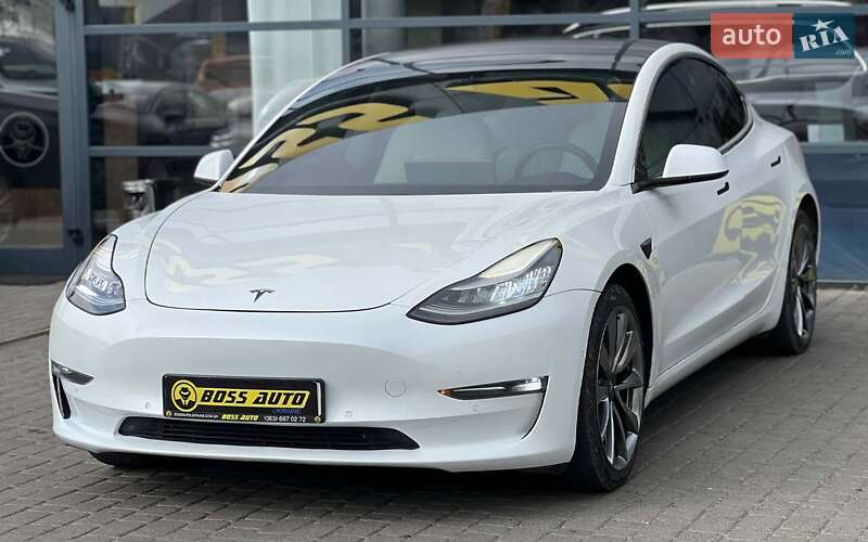 Седан Tesla Model 3 2019 в Ивано-Франковске