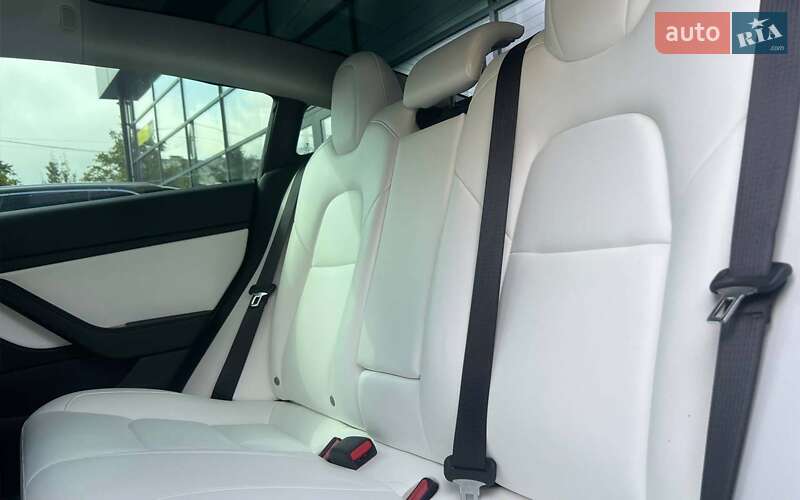 Седан Tesla Model 3 2019 в Ивано-Франковске