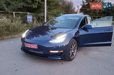 Седан Tesla Model 3 2022 в Самборе