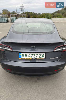 Седан Tesla Model 3 2020 в 