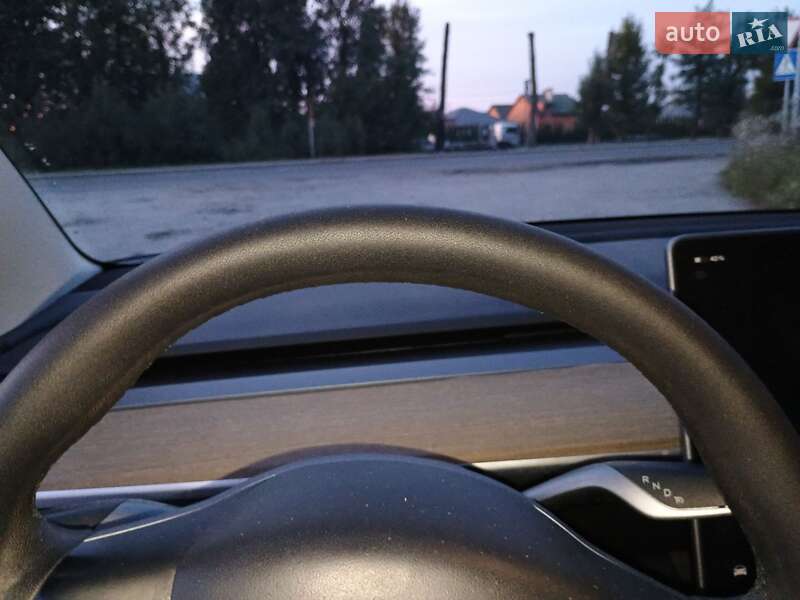 Седан Tesla Model 3 2022 в Самборі