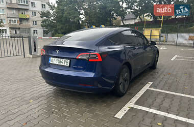 Седан Tesla Model 3 2021 в 