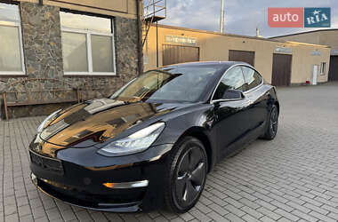 Седан Tesla Model 3 2019 в 